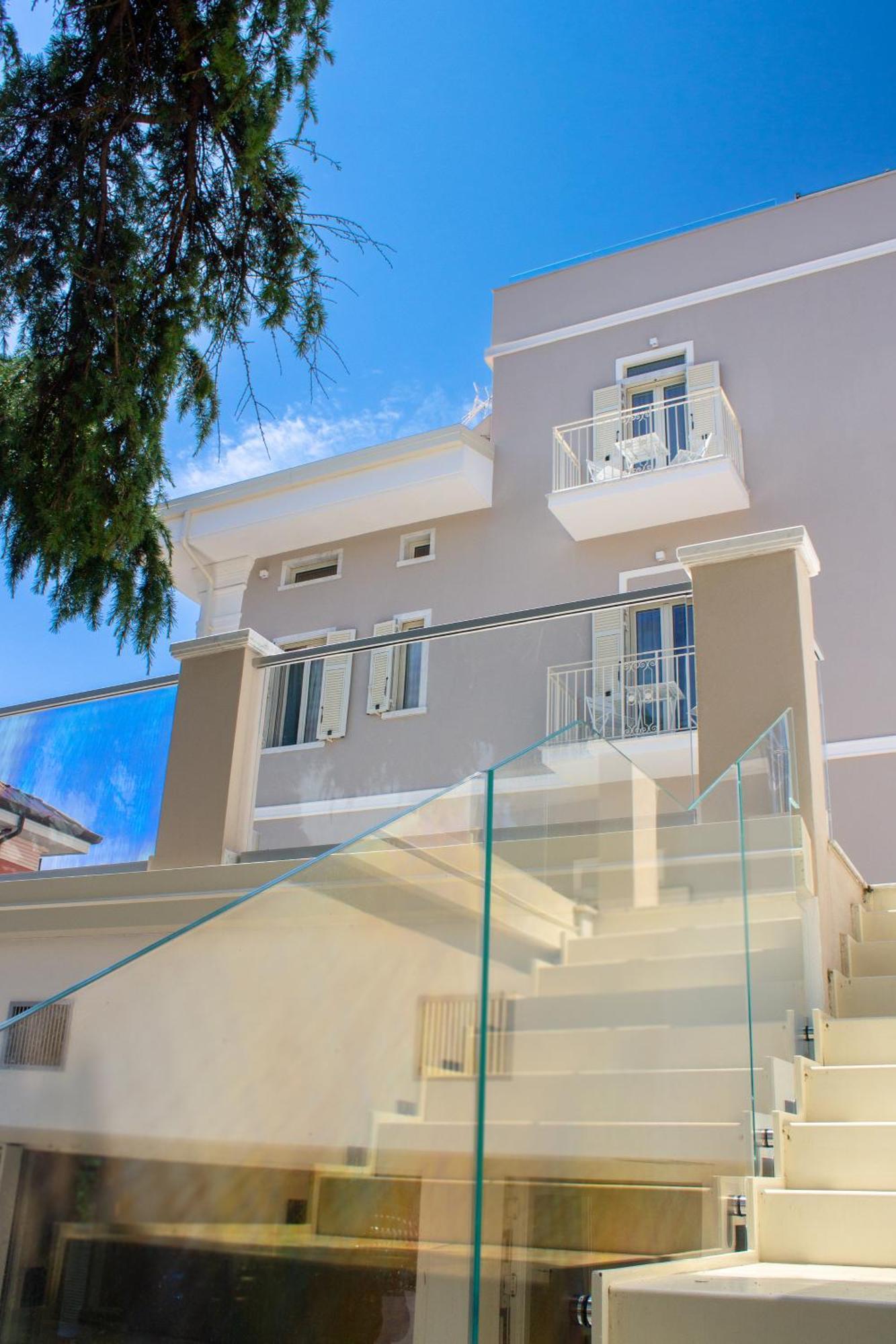 Doride Suites Boutique Hotel Marina Di Carrara Εξωτερικό φωτογραφία